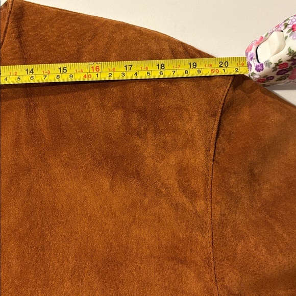 Danier Tan Suede Utility Jacket - Picture 3 of 6